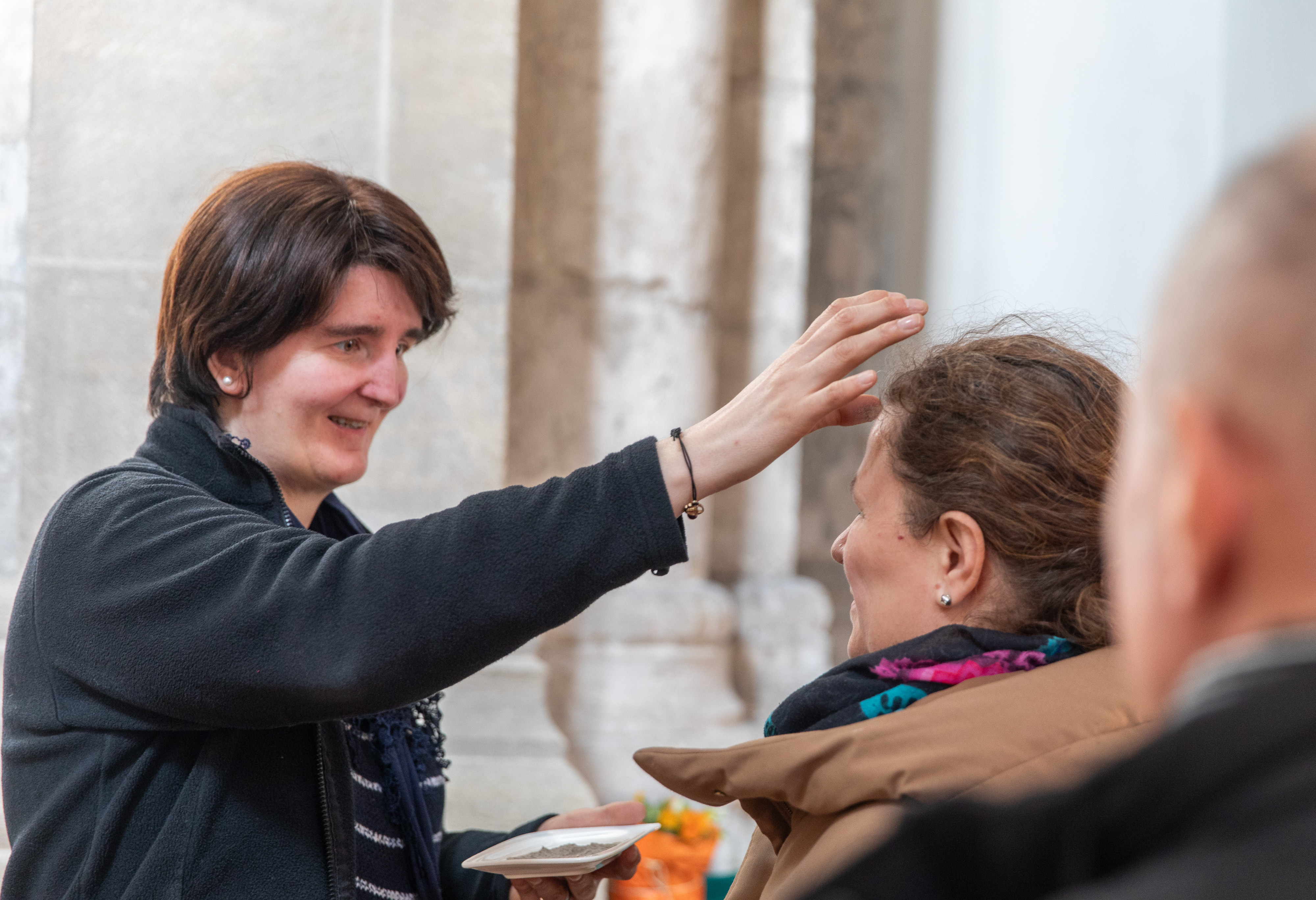 Großer Andrang beim „Aschenkreuz für Eilige“